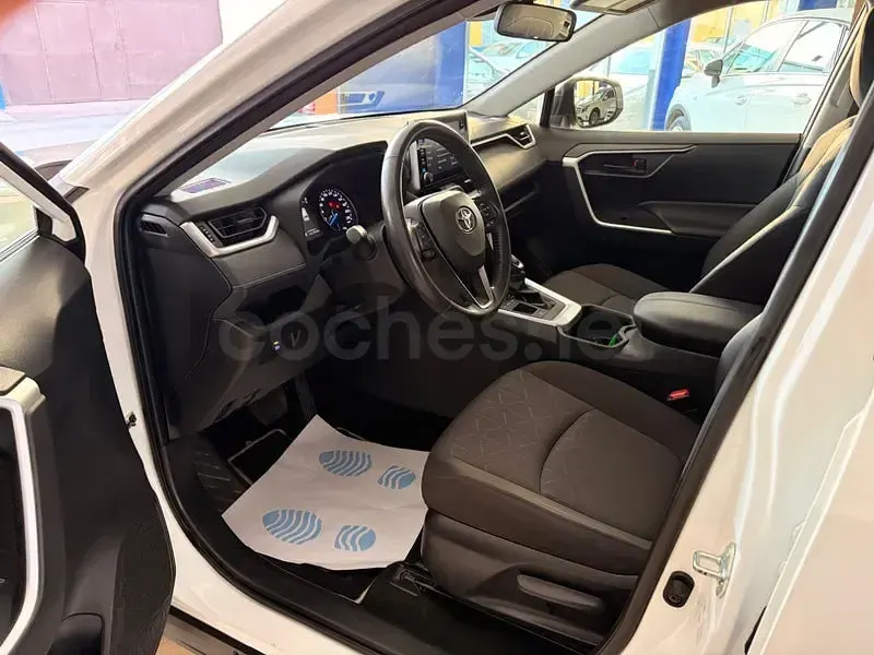 Usado Toyota RAV4 Hybrid Advance 218 CV (160 kW) 2021 Blanco SUV