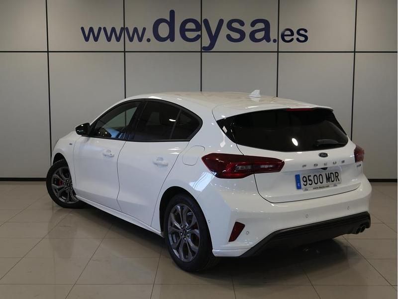 Usado Ford Focus ST-Line 125 CV (91 kW) 2023 Blanco Berlina