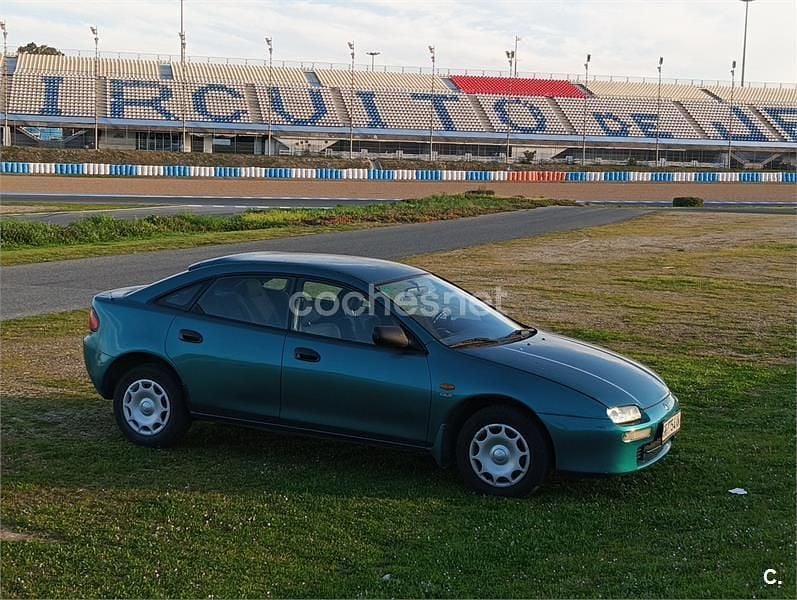 Verde Usado 1996 Mazda 323F Berlina | 3000 € - Imagen 1/4