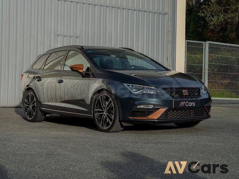 Usado Seat Leon 4Drive 300 CV (220 kW) 2019 Azul Familiar
