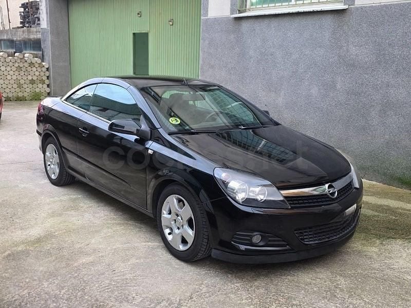 Usado Opel Astra Cabriolet Cosmo 150 HP (110 kW) 2007 Preto Cabrios
