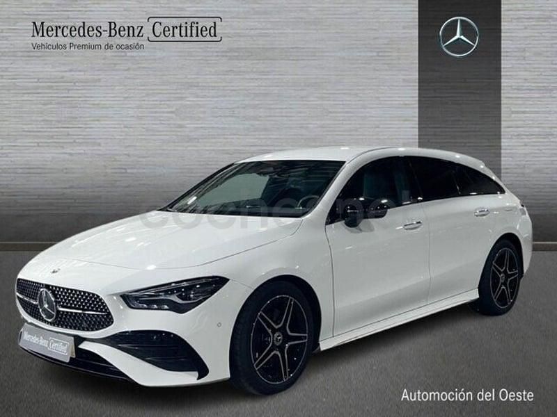 Usado Mercedes CLA200 Shooting Brake AMG line 150 CV (110 kW) 2025 Blanco polar Familiar