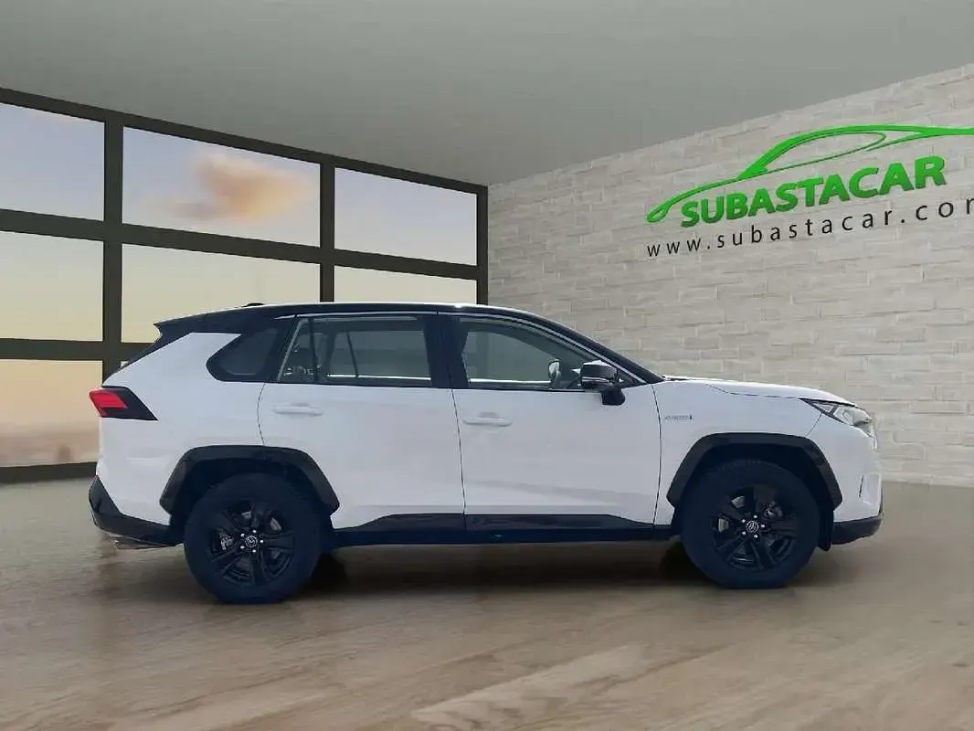 Begagnad Toyota RAV4 Hybrid Business Edition 222 HK (163 kW) 2020 Vit SUV
