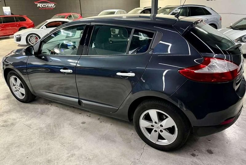 Usado Renault Mégane III Dynamique 131 CV (96 kW) 2010 Gris Utilitario