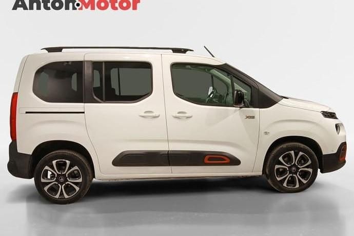 Usado Citroën Berlingo Shine 102 CV (75 kW) 2022 Blanco Monovolumen