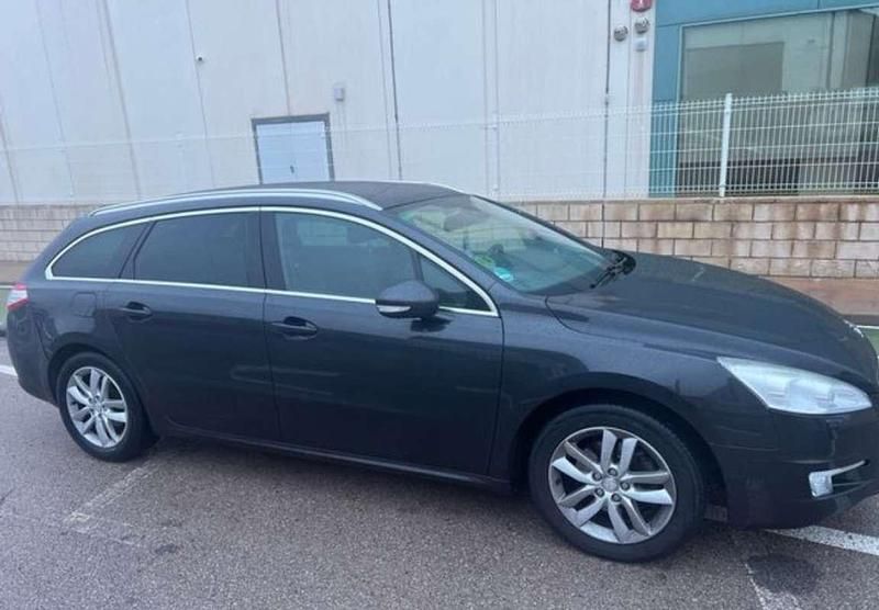 Usado Peugeot 508 SW Allure 156 CV (114 kW) 2012 Negro Familiar