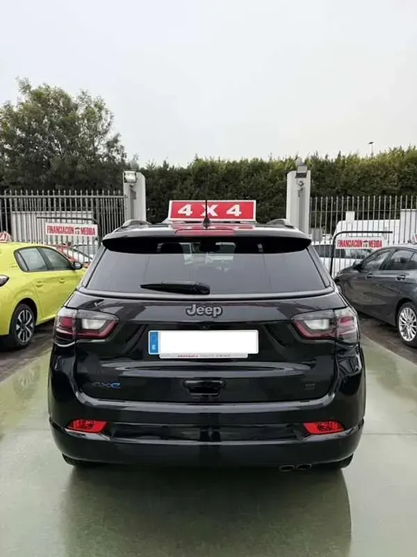 Usado Jeep Compass 241 CV (177 kW) 2022 Negro SUV