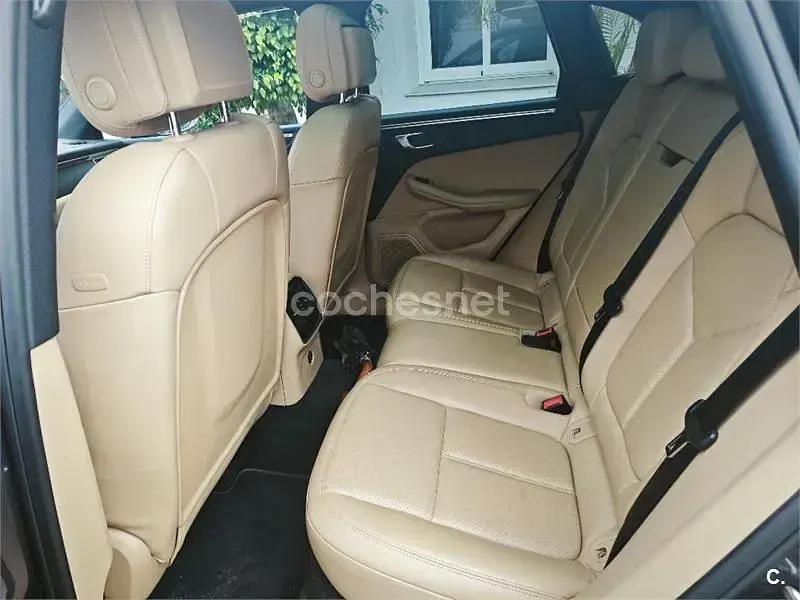 Usado Porsche Macan 245 CV (180 kW) 2018 Gris / plata SUV