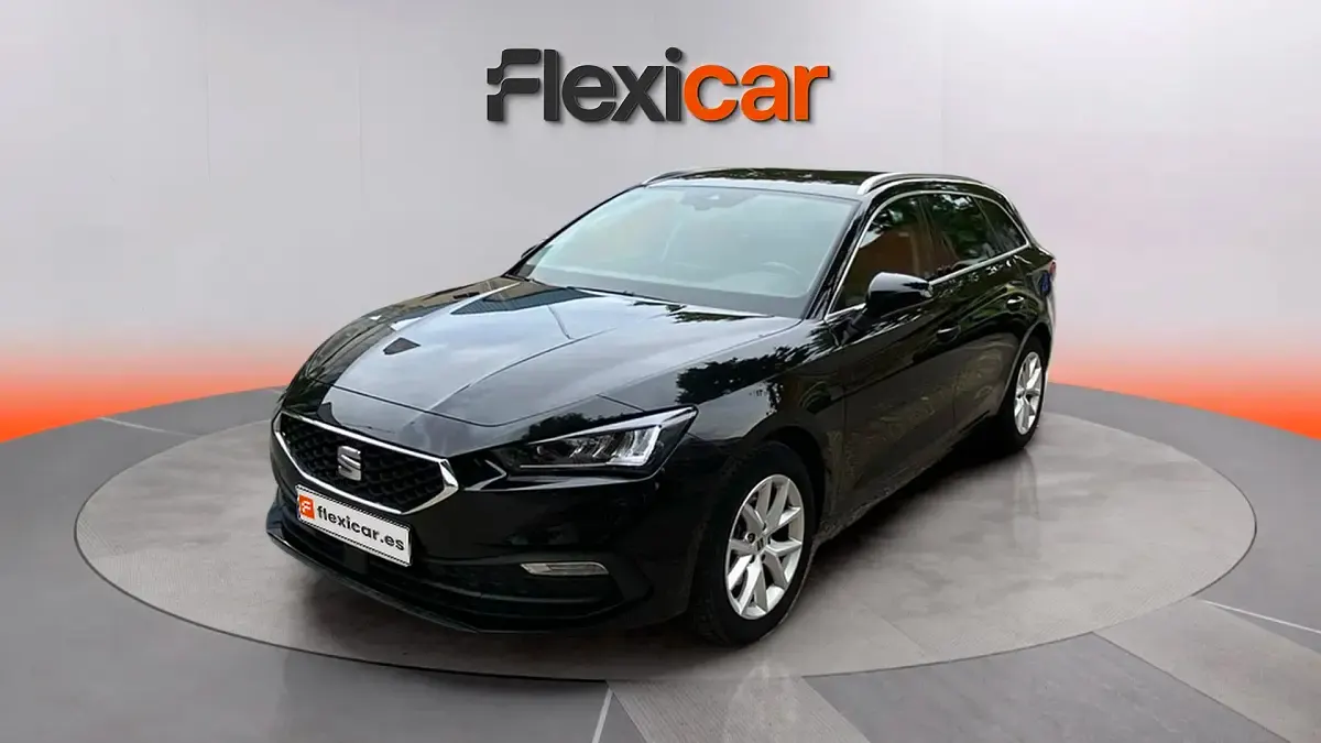 Usado Seat Leon Style 116 CV (85 kW) 2025 Negro Familiar