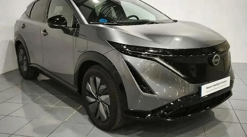 Begagnad Nissan Ariya Advance 225 kW (306 HK) 2025 Grå SUV