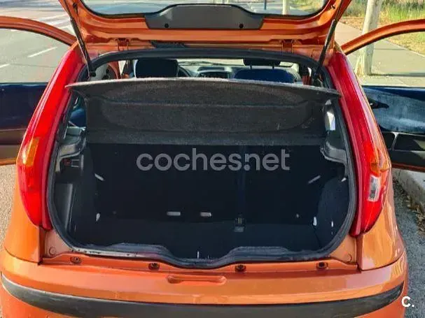 Usado Fiat Punto 80 CV (58 kW) 2000 Naranja Utilitario
