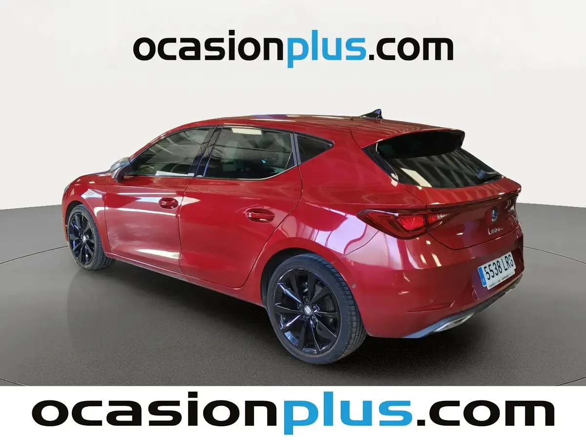 Usado Seat Leon FR 150 CV (110 kW) 2021 Rojo Utilitario