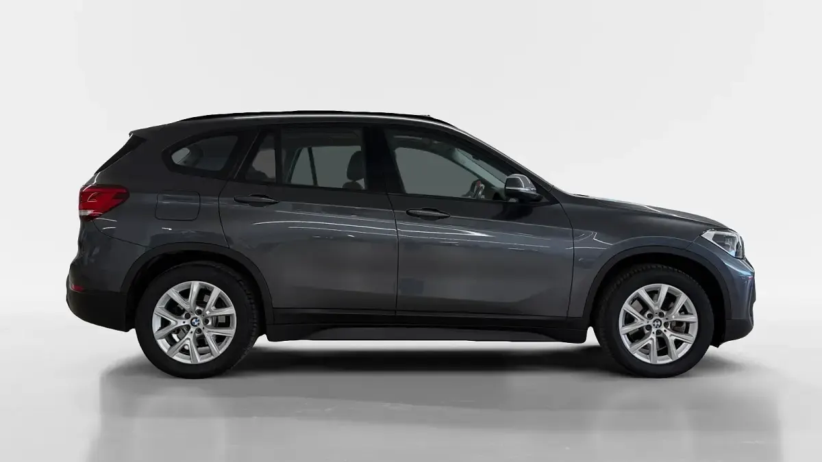 Usado BMW X1 136 CV (100 kW) 2021 Gris / plata SUV