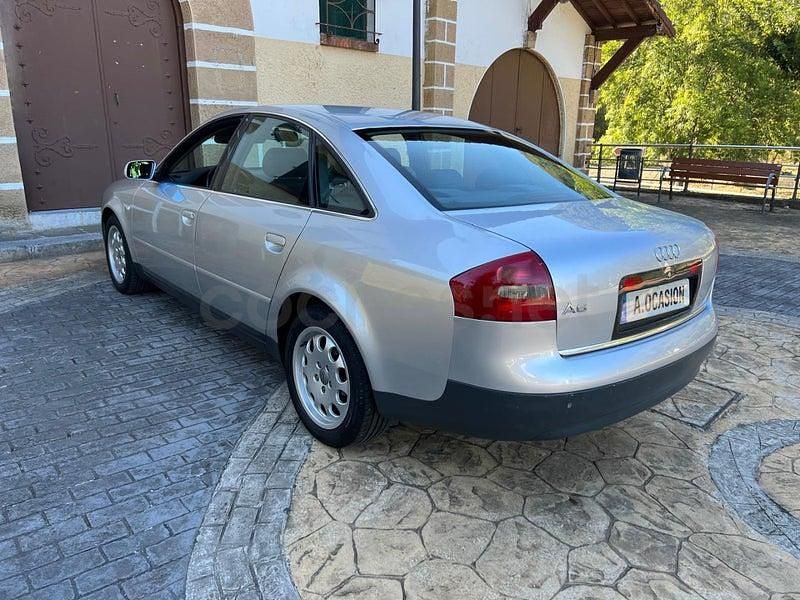 Usado Audi A6 150 CV (110 kW) 1999 Gris / plata Berlina
