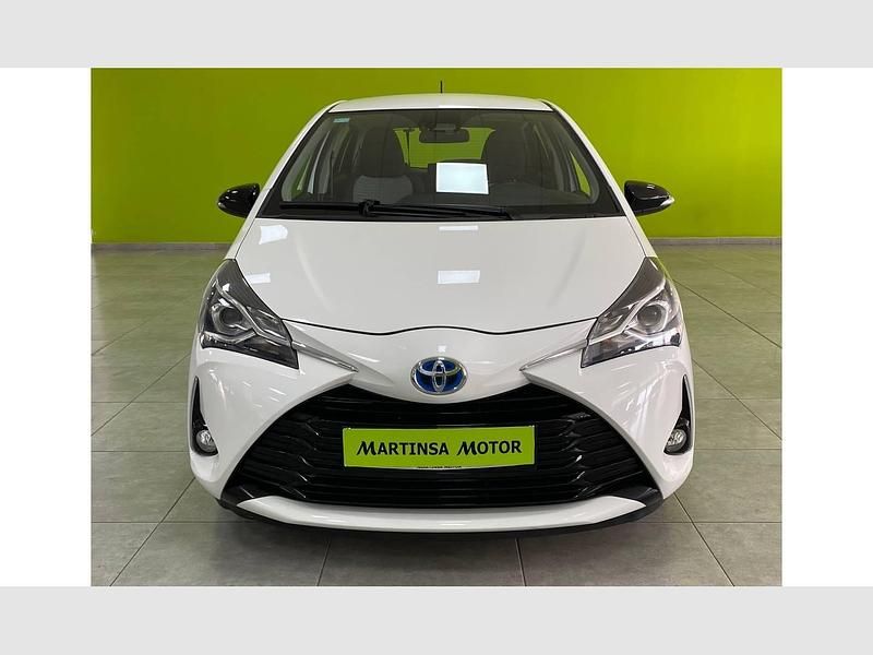Usado Toyota Yaris Active 100 CV (73 kW) 2020 Blanco