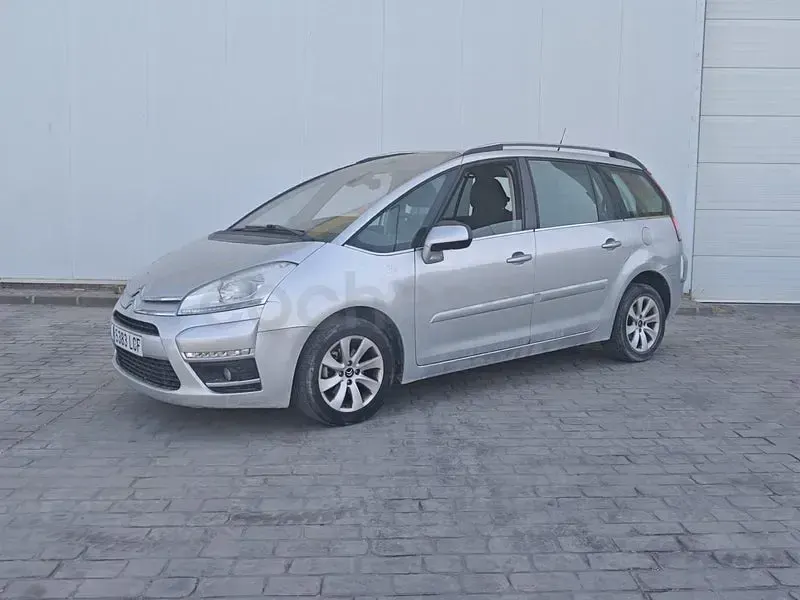 Usado Citroën Grand C4 Picasso Tonic 112 CV (82 kW) 2012 Gris / plata Monovolumen