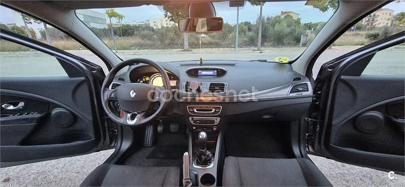 Usado Renault Mégane Authentique 90 CV (66 kW) 2013 Gris / plata Berlina