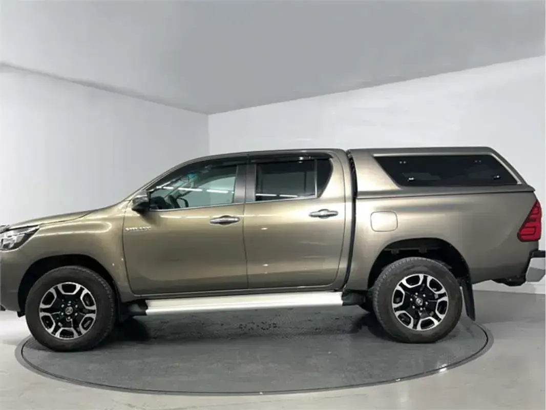 Usado Toyota HiLux 220 CV (161 kW) 2025 Pickup/Camioneta
