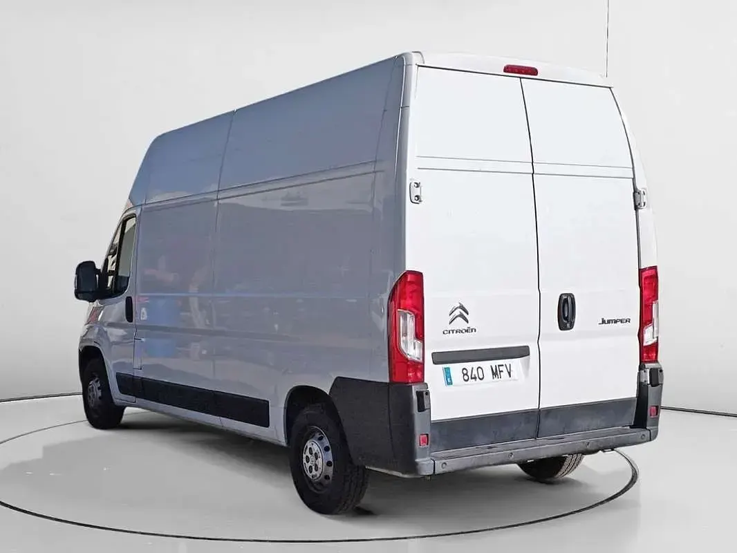 Usado Citroën Jumper 140 CV (102 kW) 2023 Blanco Monovolumen