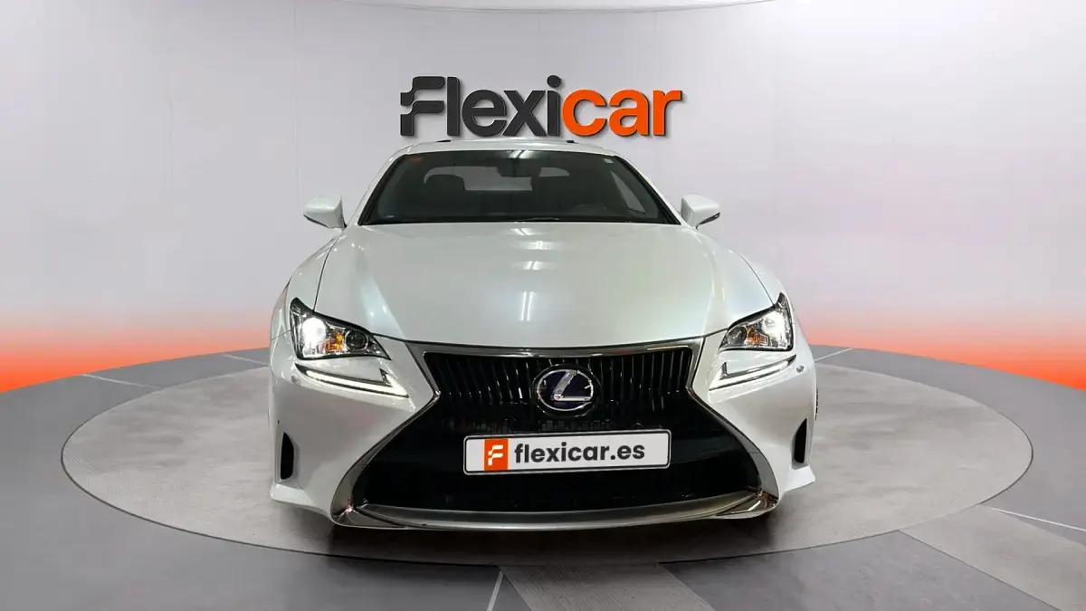 Usado Lexus RC300h Executive Line 223 CV (164 kW) 2017 Blanco Coupe