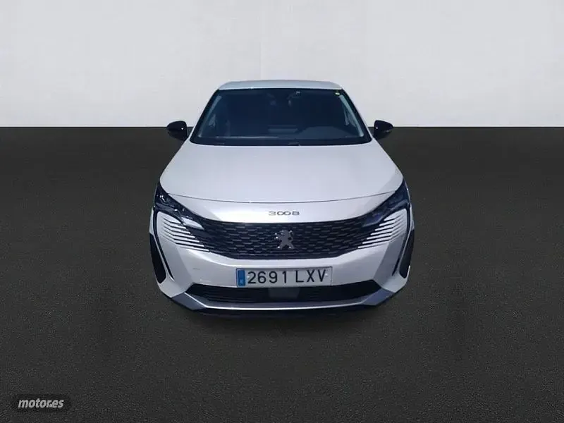 Usado Peugeot 3008 Allure 130 CV (95 kW) 2022 Blanco SUV