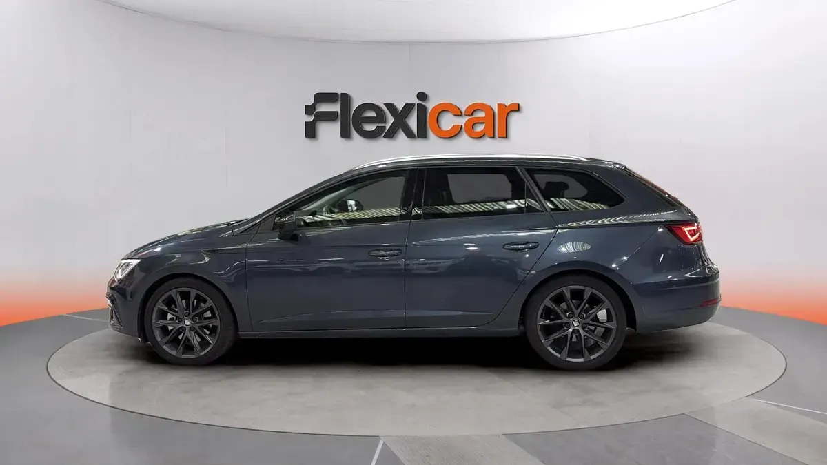 Używany Seat Leon FR 190 KM (139 kW) 2019 Szary Sedan/Limuzyna