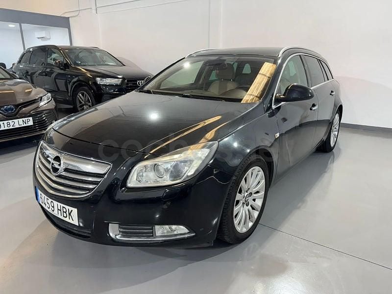 Usado Opel Insignia Cosmo 160 CV (117 kW) 2011 Negro Familiar