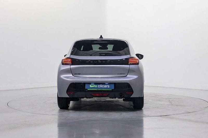 Usado Peugeot 208 Allure 101 CV (74 kW) 2025 Plateado Utilitario