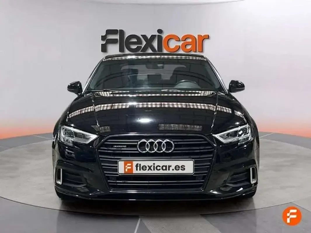 Usado Audi A3 Design 184 CV (135 kW) 2018 Negro Berlina