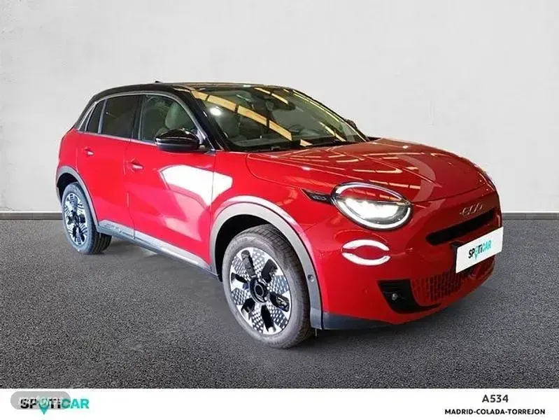 Nuevo Fiat 600 La Prima 110 CV (80 kW) 2026 Rojo SUV