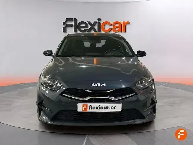 Usado Kia Ceed 136 CV (100 kW) 2023 Gris Utilitario