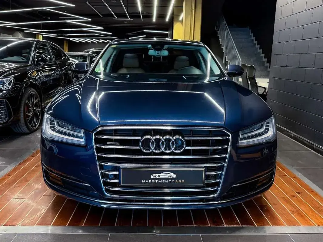 Usado Audi A8L Exclusive 435 CV (319 kW) 2014 Azul Berlina