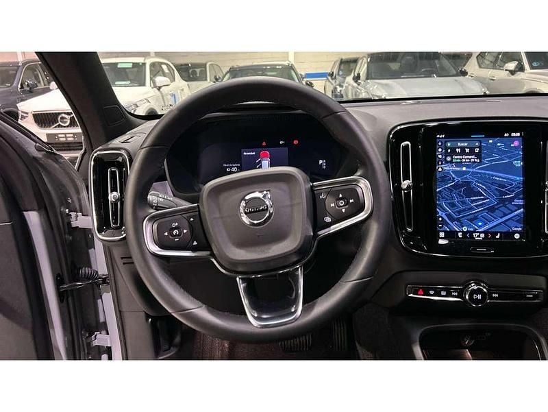 Usado Volvo EX40 Plus 175 kW (238 CV) 2024 Blanco SUV