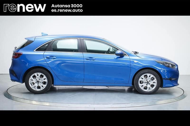 Usado Kia Ceed 120 CV (88 kW) 2023 Azul Utilitario