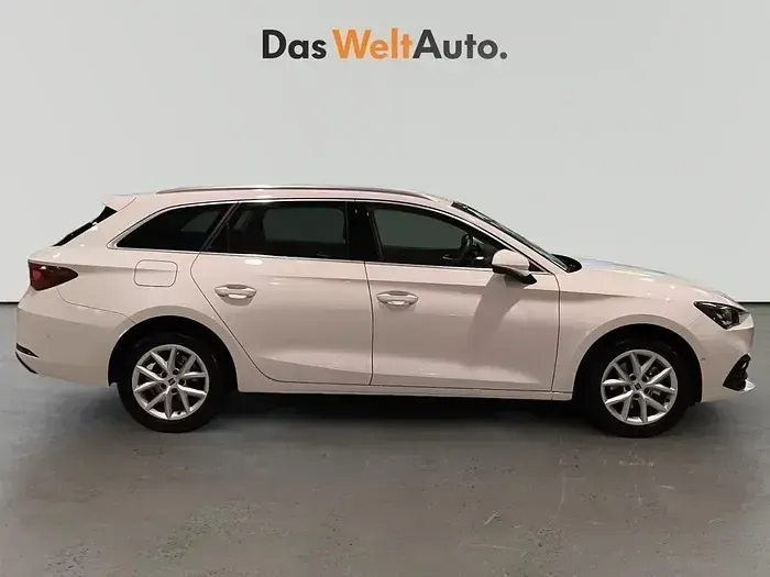 Usado Seat Leon Style 116 CV (85 kW) 2025 Blanco Familiar