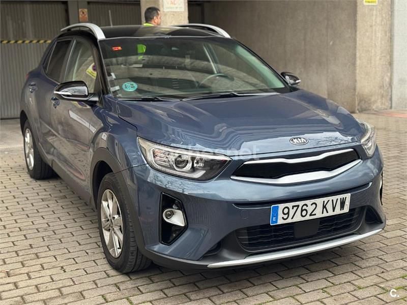 Usado Kia Stonic 100 CV (73 kW) 2019 Azul SUV