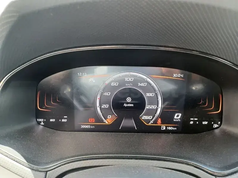 Usado Seat Arona Reference 95 CV (69 kW) 2023 Blanco SUV