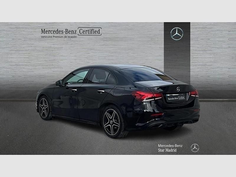 Usado Mercedes A200 AMG line 150 CV (110 kW) 2022 Negro Berlina