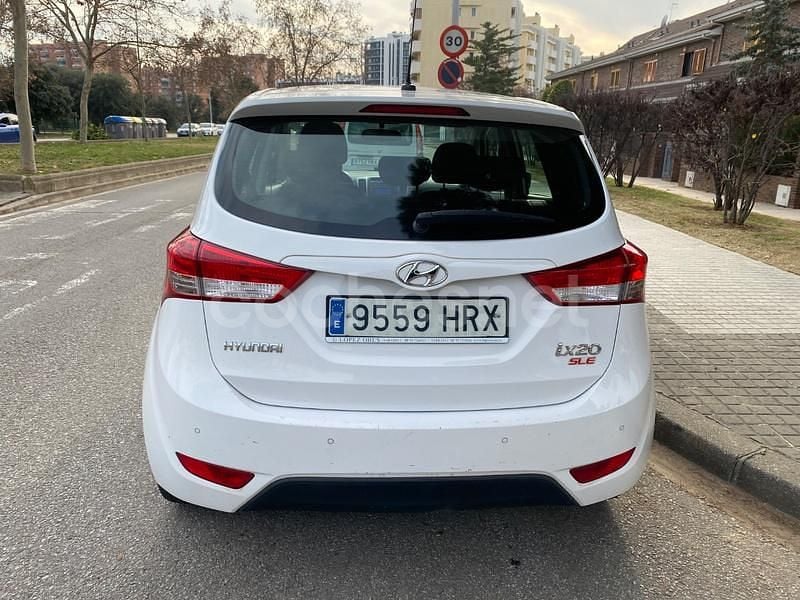 Usado Hyundai ix20 90 CV (66 kW) 2013 Blanco Utilitario