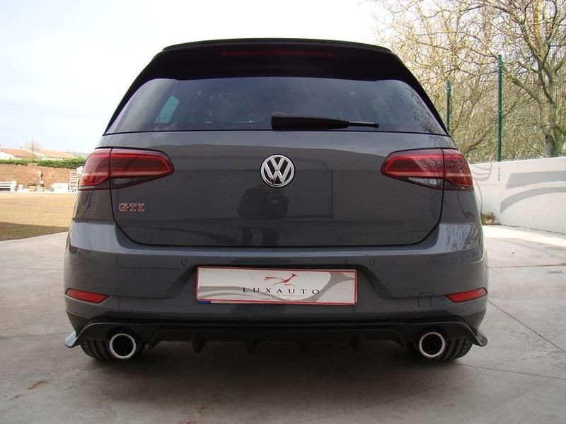 Usado VW Golf VII GTI 290 CV (213 kW) 2019 Gris Utilitario