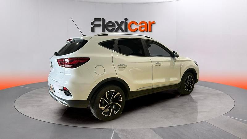 Usado MG ZS Luxury 106 CV (77 kW) 2023 Blanco SUV