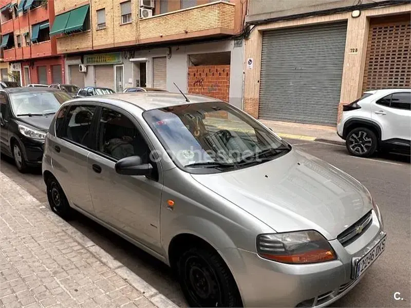 Usado Chevrolet Kalos SE 72 CV (52 kW) 2005 Gris / plata Berlina