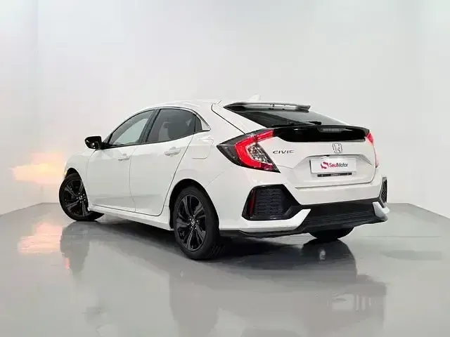 Usado Honda Civic Elegance 126 CV (92 kW) 2020 Blanco Berlina