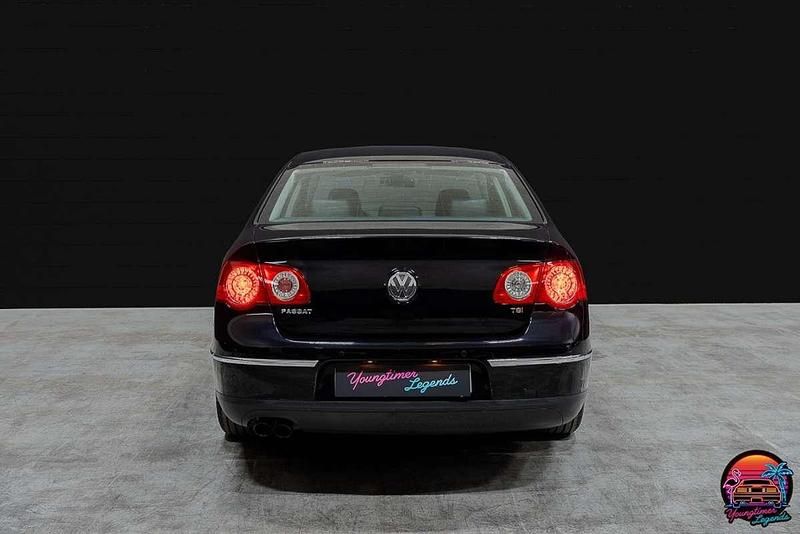Usado VW Passat Highline 160 CV (117 kW) 2008 Negro Berlina