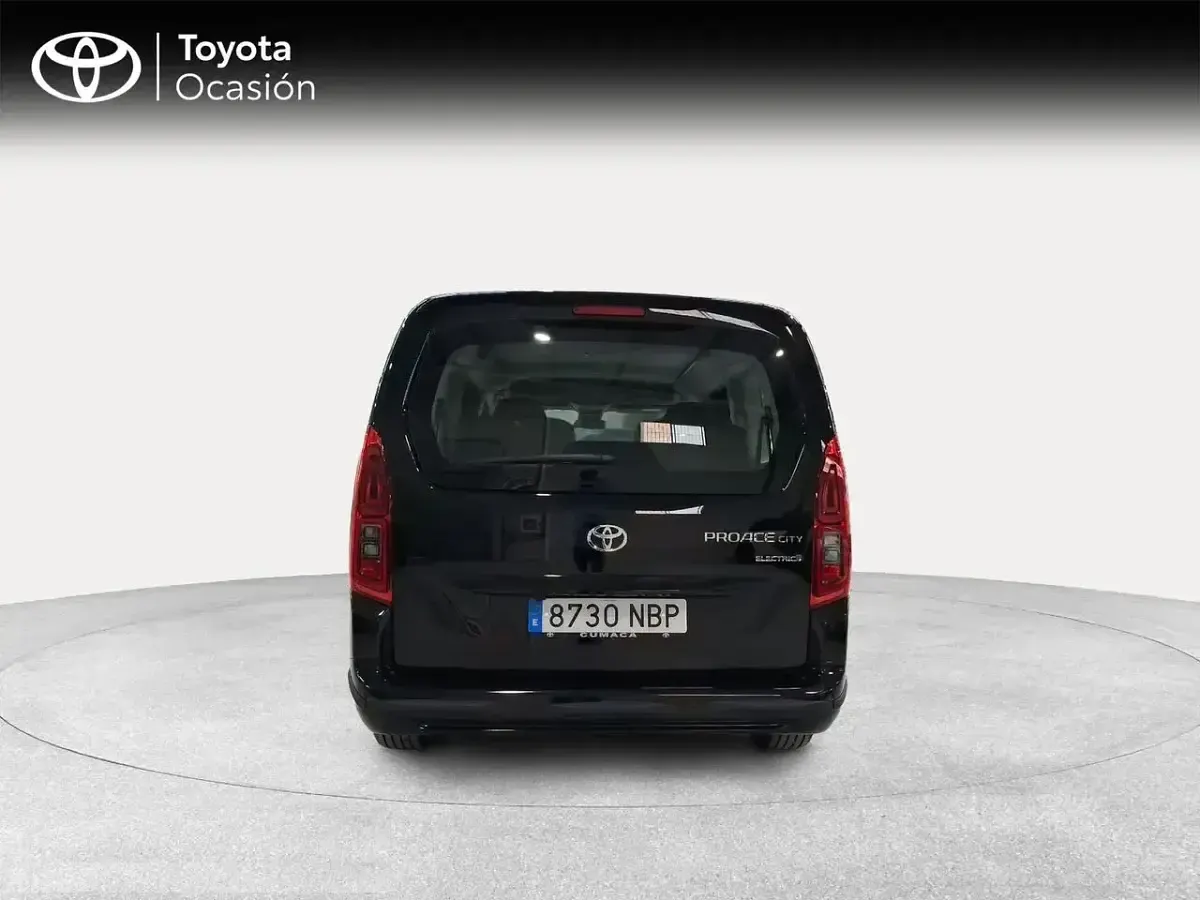 Käytetty Toyota Proace Verso Active 100 kW (136 HP) 2025 Musta Farmari