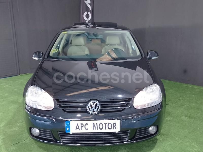 Usado VW Golf V Highline 105 CV (77 kW) 2005 Negro Berlina