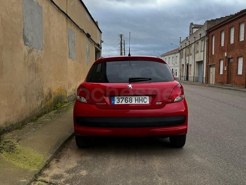 Usado Peugeot 207 Active 95 CV (69 kW) 2011 Rojo Berlina