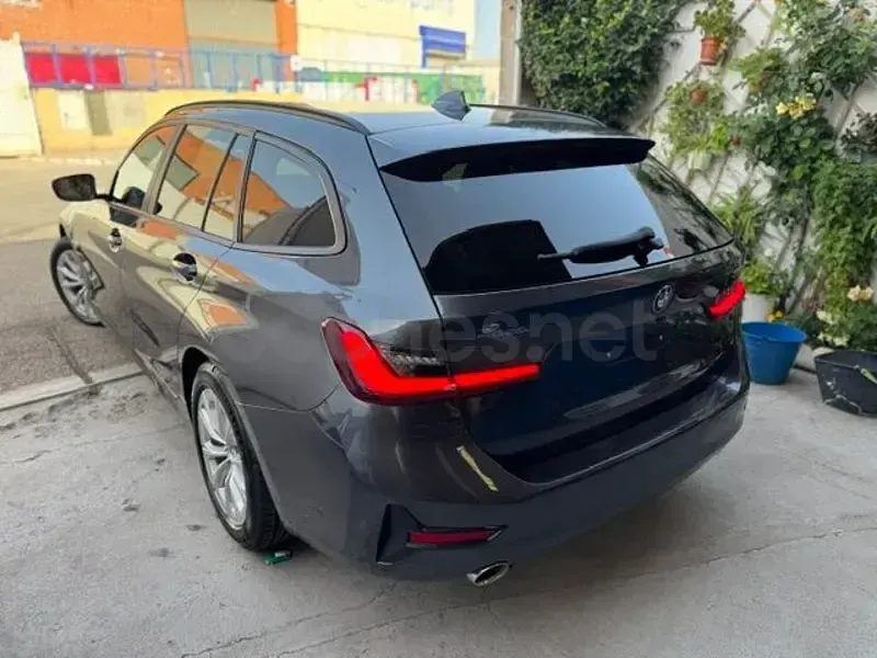 Usado BMW 330e 292 CV (214 kW) 2022 Gris / plata Familiar