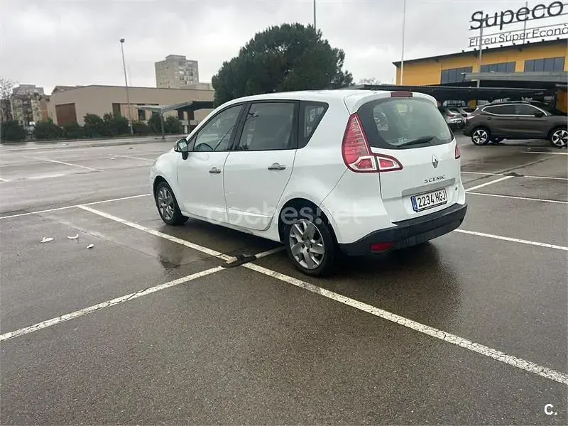 Usado Renault Scenic E-Tech 95 CV (69 kW) 2011 Blanco Monovolumen