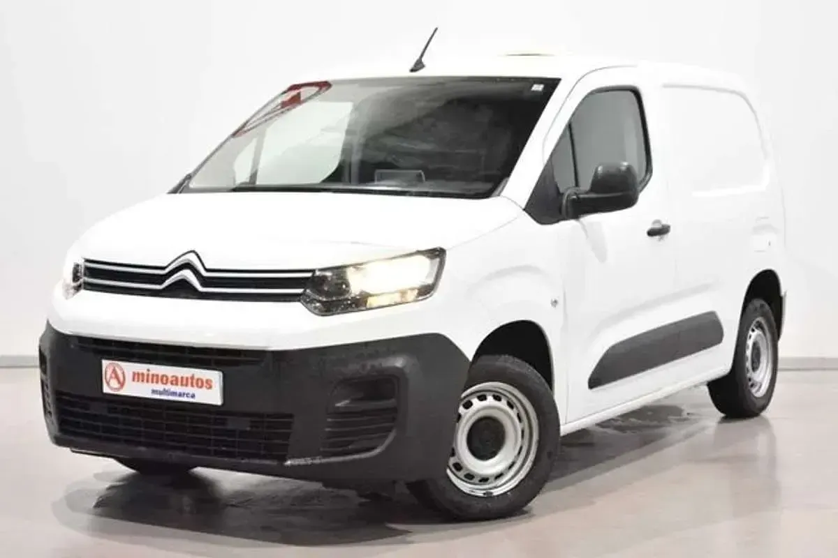 Usado Citroën Berlingo 101 CV (74 kW) 2021 Blanco Monovolumen